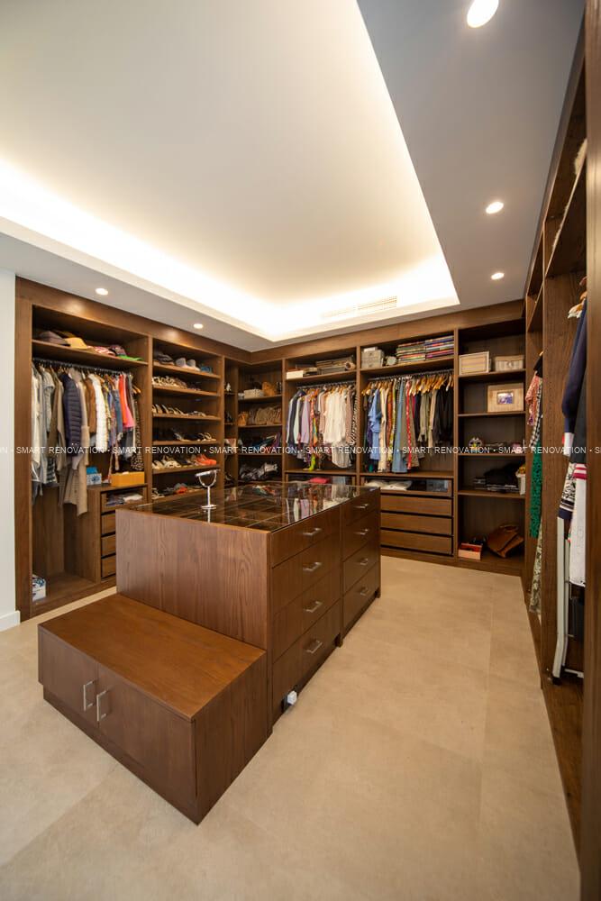 Smart Renovation Design & Fit-Out Company in Dubai presents beautiful Arabian Ranches Villa renovation with walk-in wardrobe.