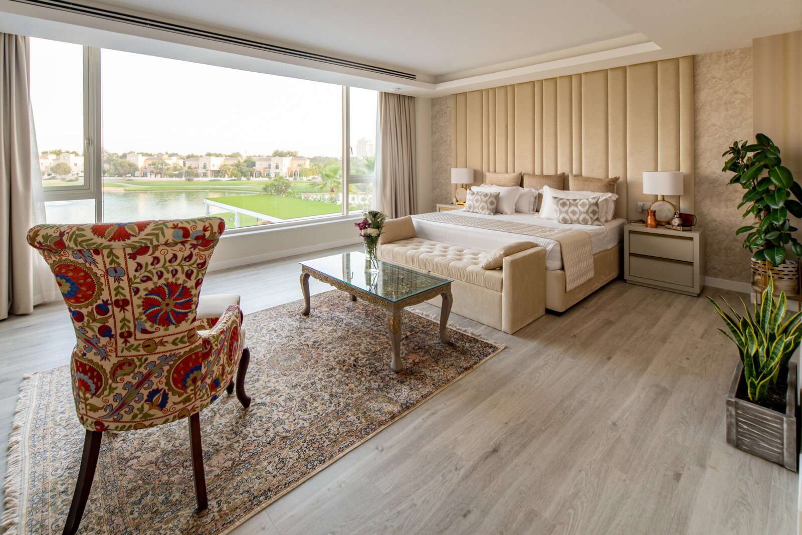 Villa renovation in Dubai with spacious, sunlit bedrooms designed by Smart Renovation experts.